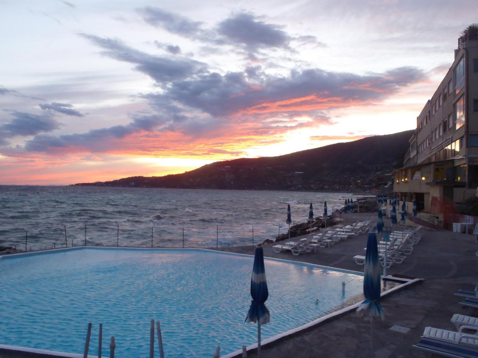 Hotel La Perla Del Capo Оспедалети Екстериор снимка