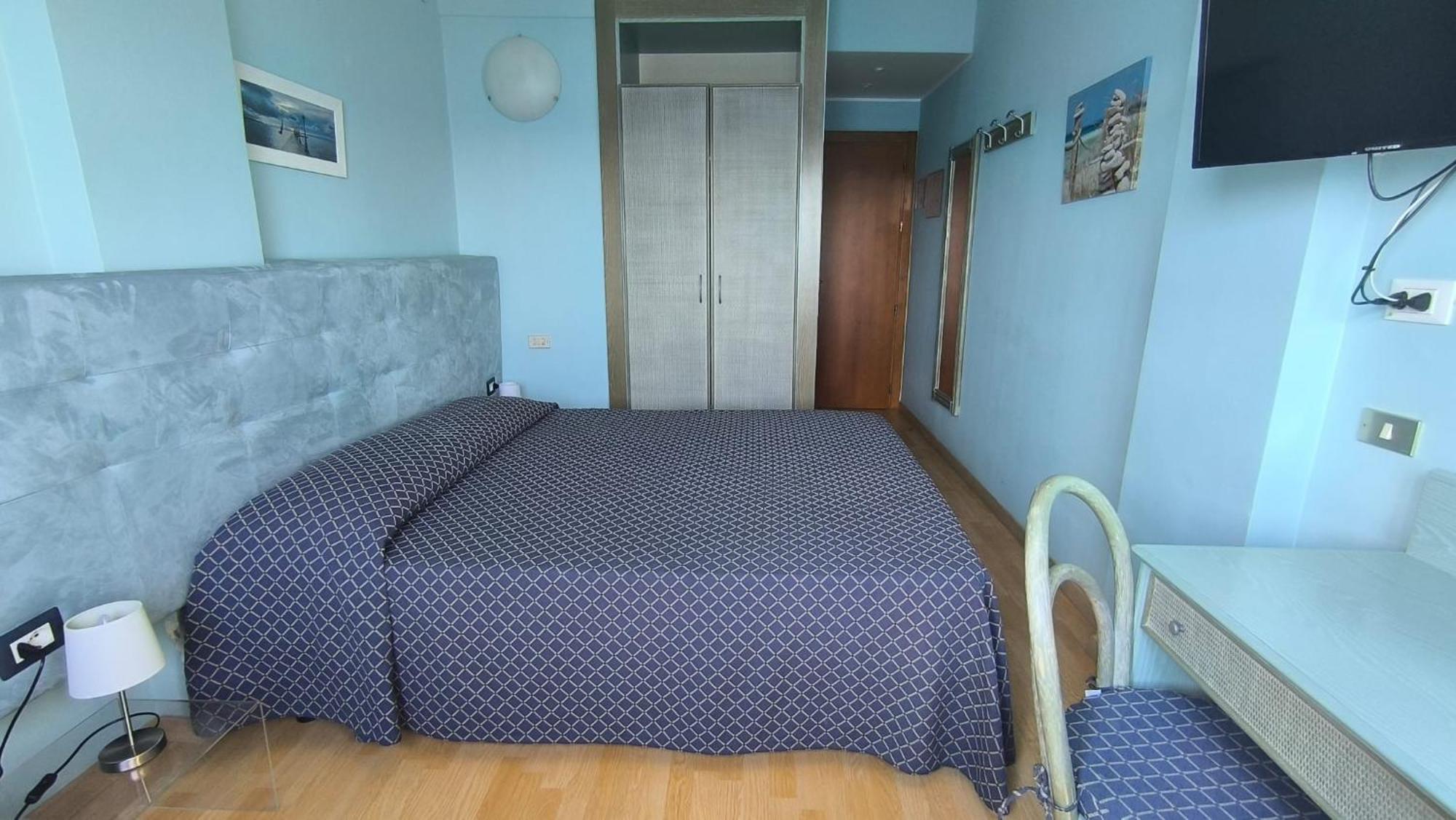 Hotel La Perla Del Capo Оспедалети Екстериор снимка