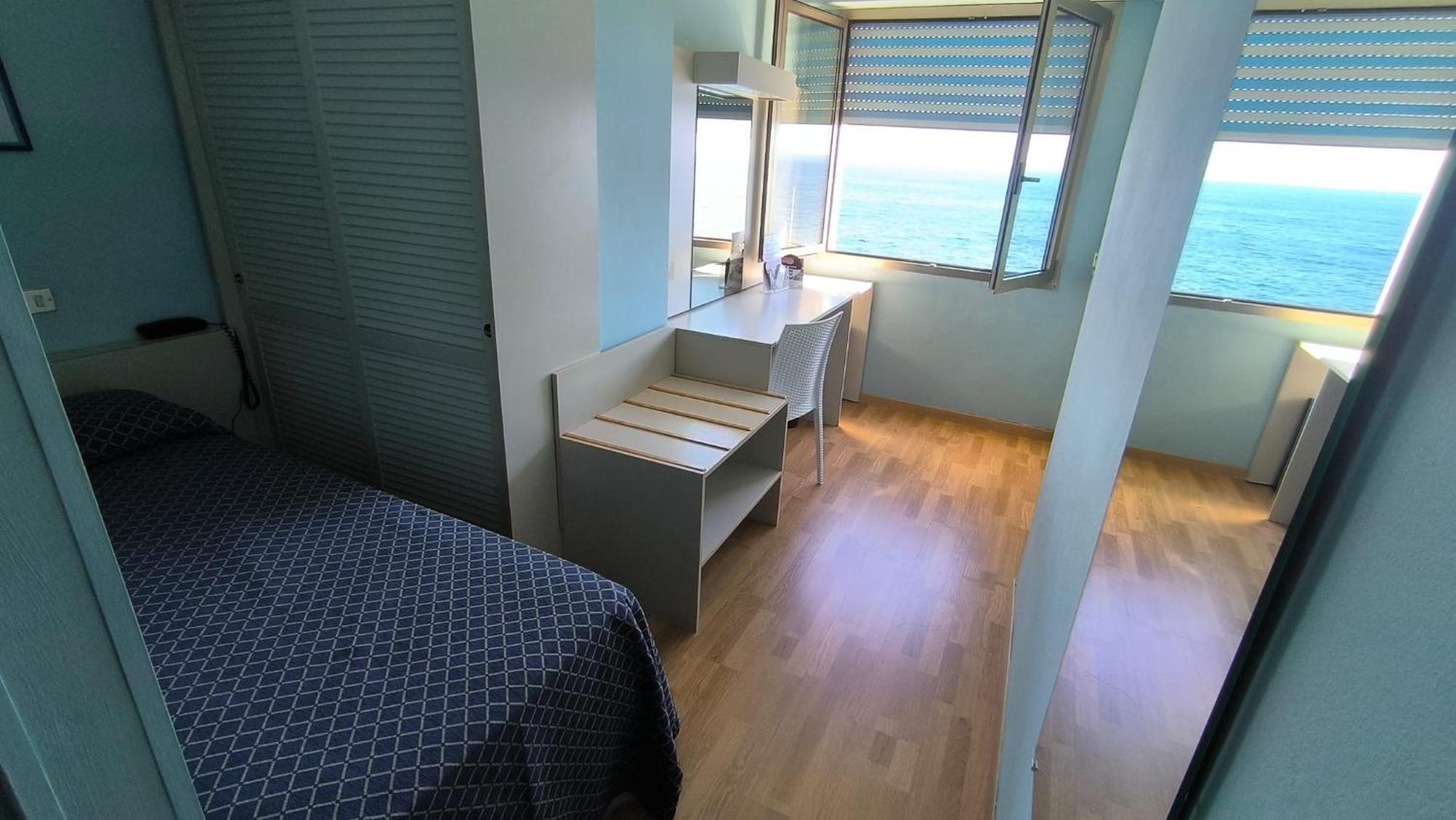 Hotel La Perla Del Capo Оспедалети Екстериор снимка