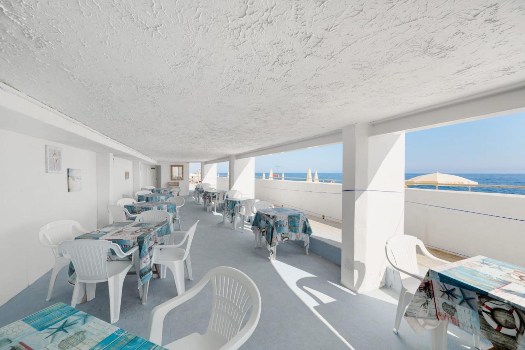 Hotel La Perla Del Capo Оспедалети Екстериор снимка